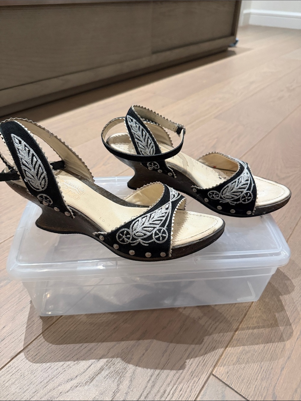 Ferragamo Black Embroidered Wedge Sandals sz 9 - Women's Stylish Open-Toe Heels